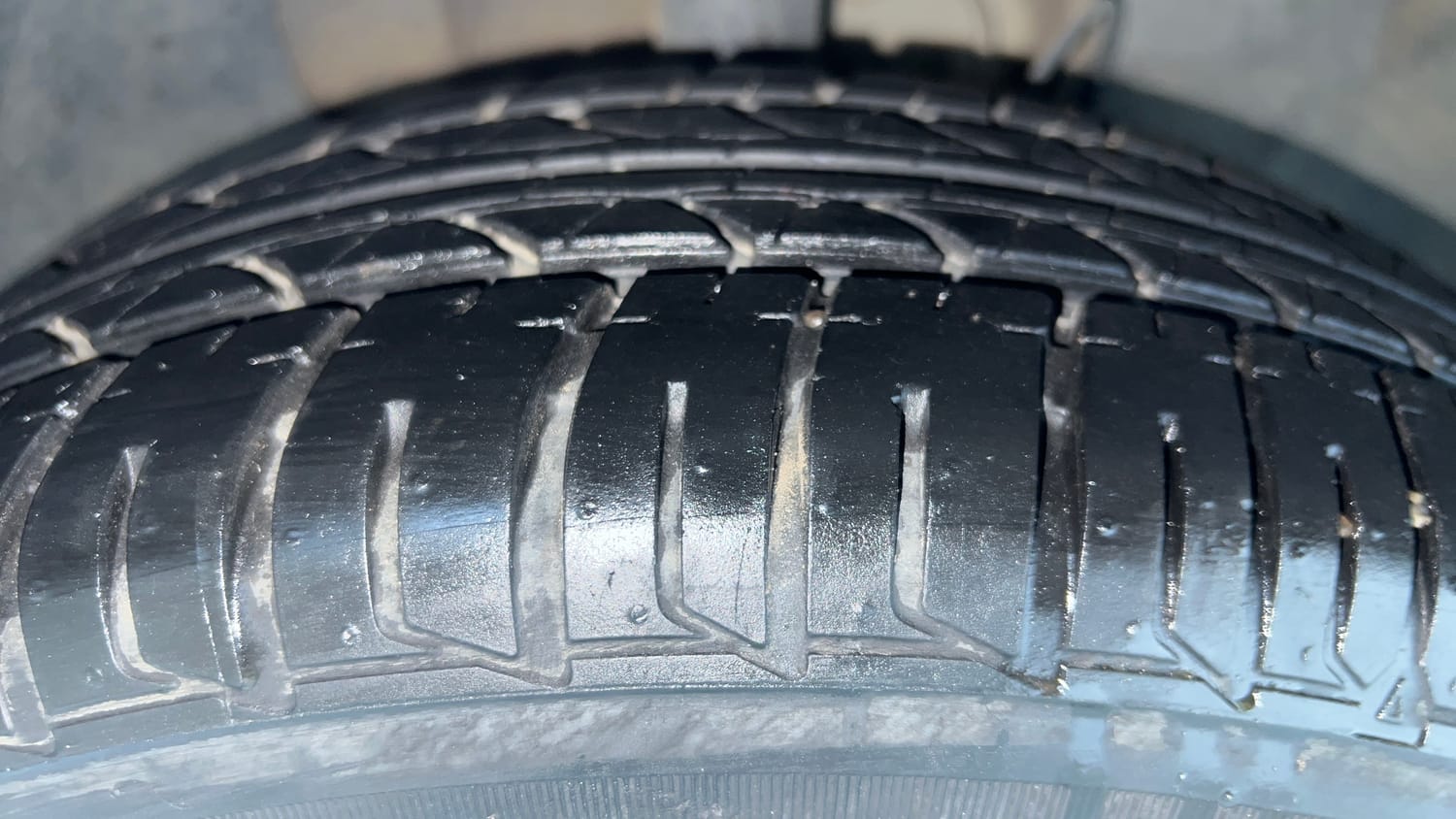 Used 2020 Tata Tiago XZ Petrol Manual tyres RIGHT FRONT TYRE TREAD VIEW