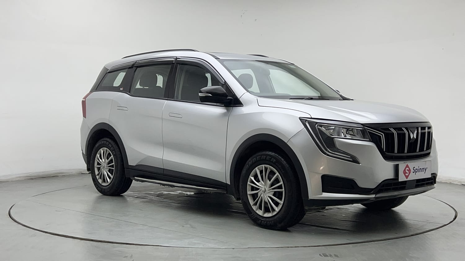 2024 Mahindra XUV700 AX5 Diesel AT 7 STR-6