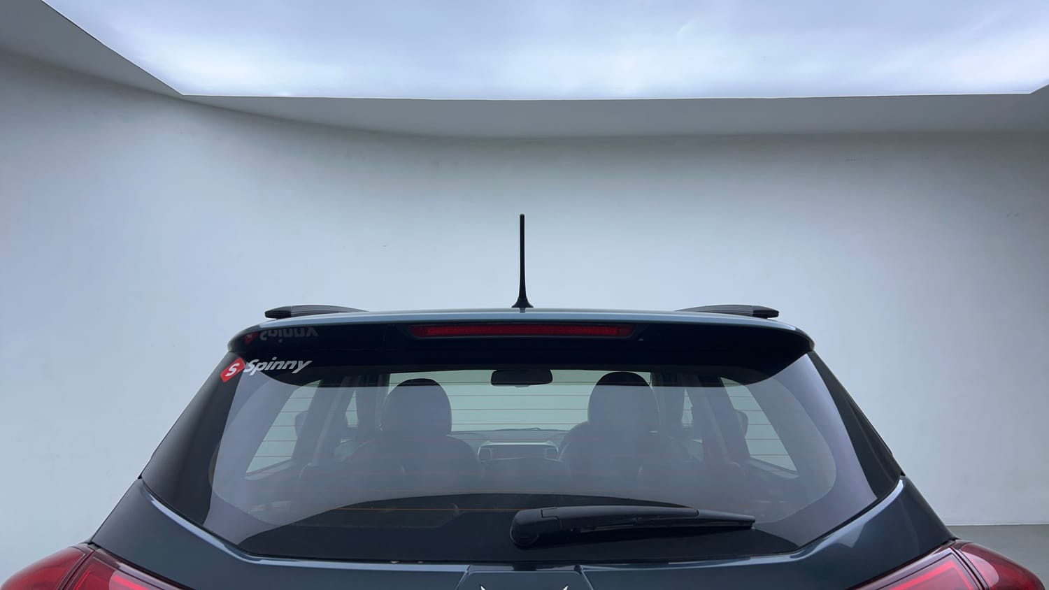 Used 2023 Mahindra XUV 300 W8 (O) 1.5 Diesel AMT Diesel Automatic exterior BACK WINDSHIELD VIEW