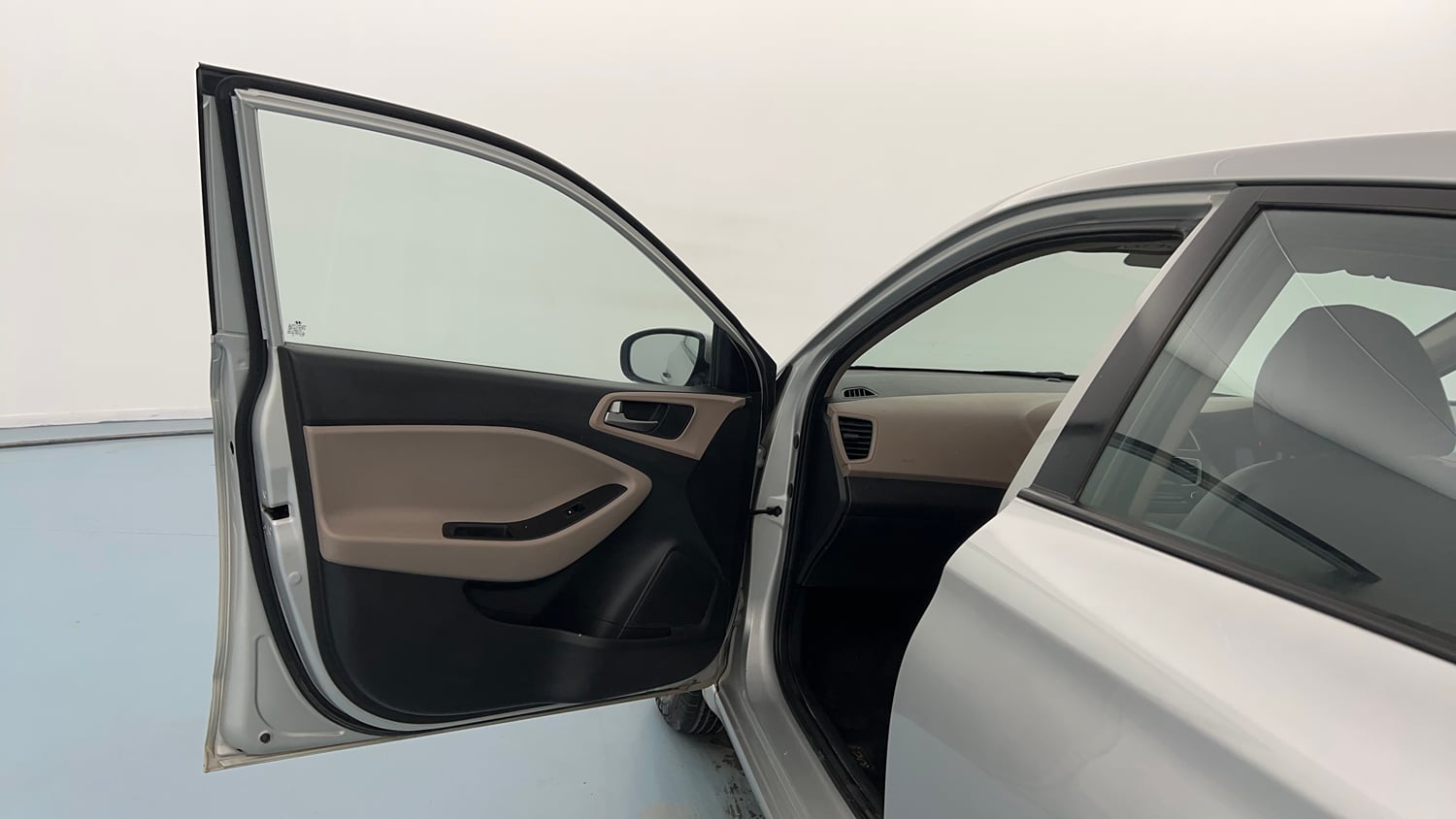 Used 2018 Hyundai Elite i20 Magna Executive 1.2 Petrol Manual interior LEFT FRONT DOOR OPEN VIEW