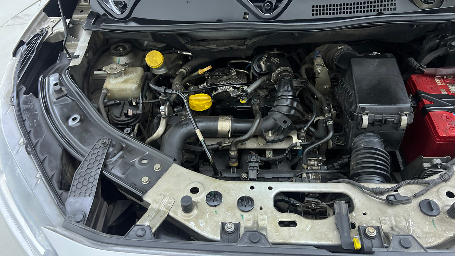 Used 2021 Nissan Magnite XL Turbo CVT Petrol Automatic engine ENGINE RIGHT SIDE VIEW
