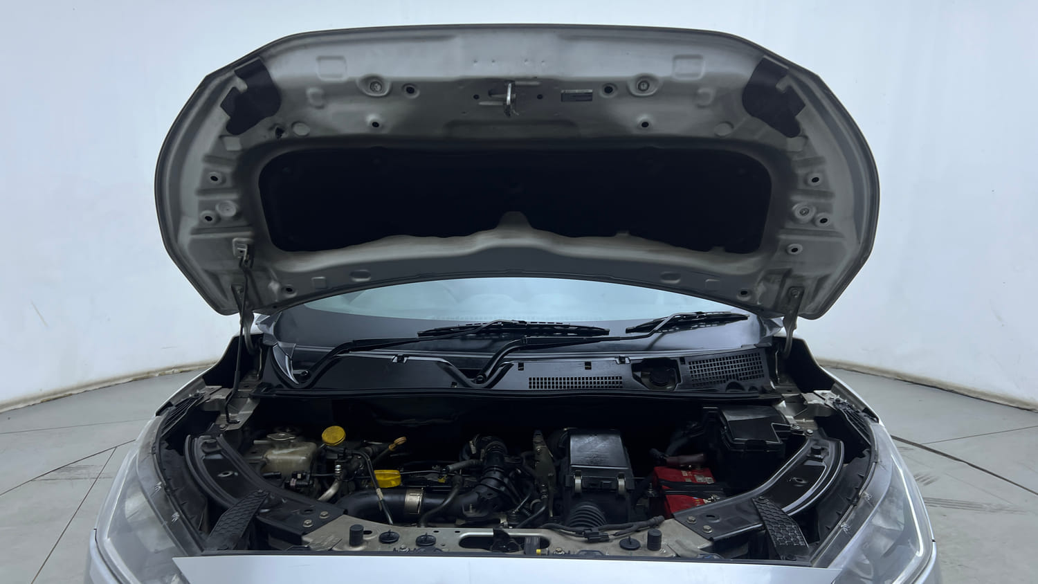 Used 2021 Nissan Magnite XL Turbo CVT Petrol Automatic engine ENGINE & BONNET OPEN FRONT VIEW