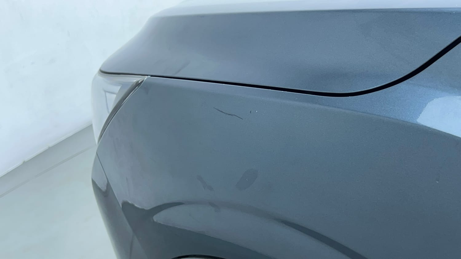 Used 2023 Mahindra XUV 300 W8 (O) 1.5 Diesel AMT Diesel Automatic dents MINOR SCRATCH