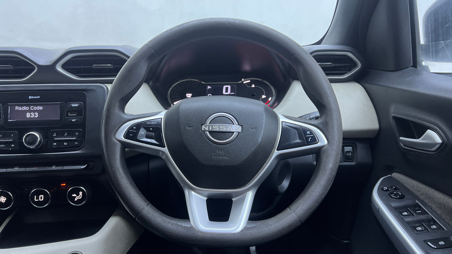Used 2021 Nissan Magnite XL Turbo CVT Petrol Automatic interior STEERING VIEW