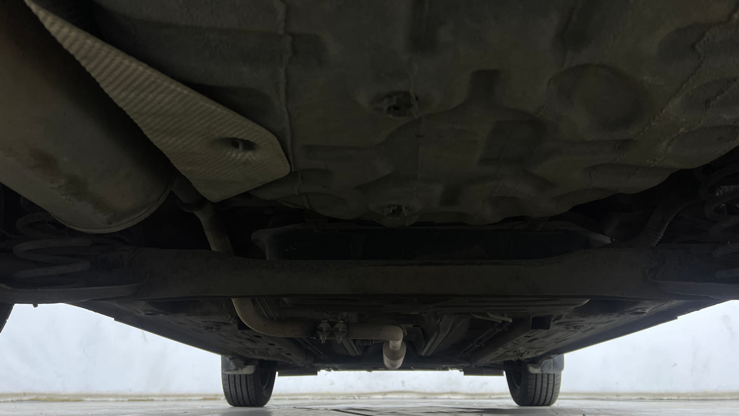 Used 2021 Nissan Magnite XL Turbo CVT Petrol Automatic extra REAR UNDERBODY VIEW (TAKEN FROM REAR)