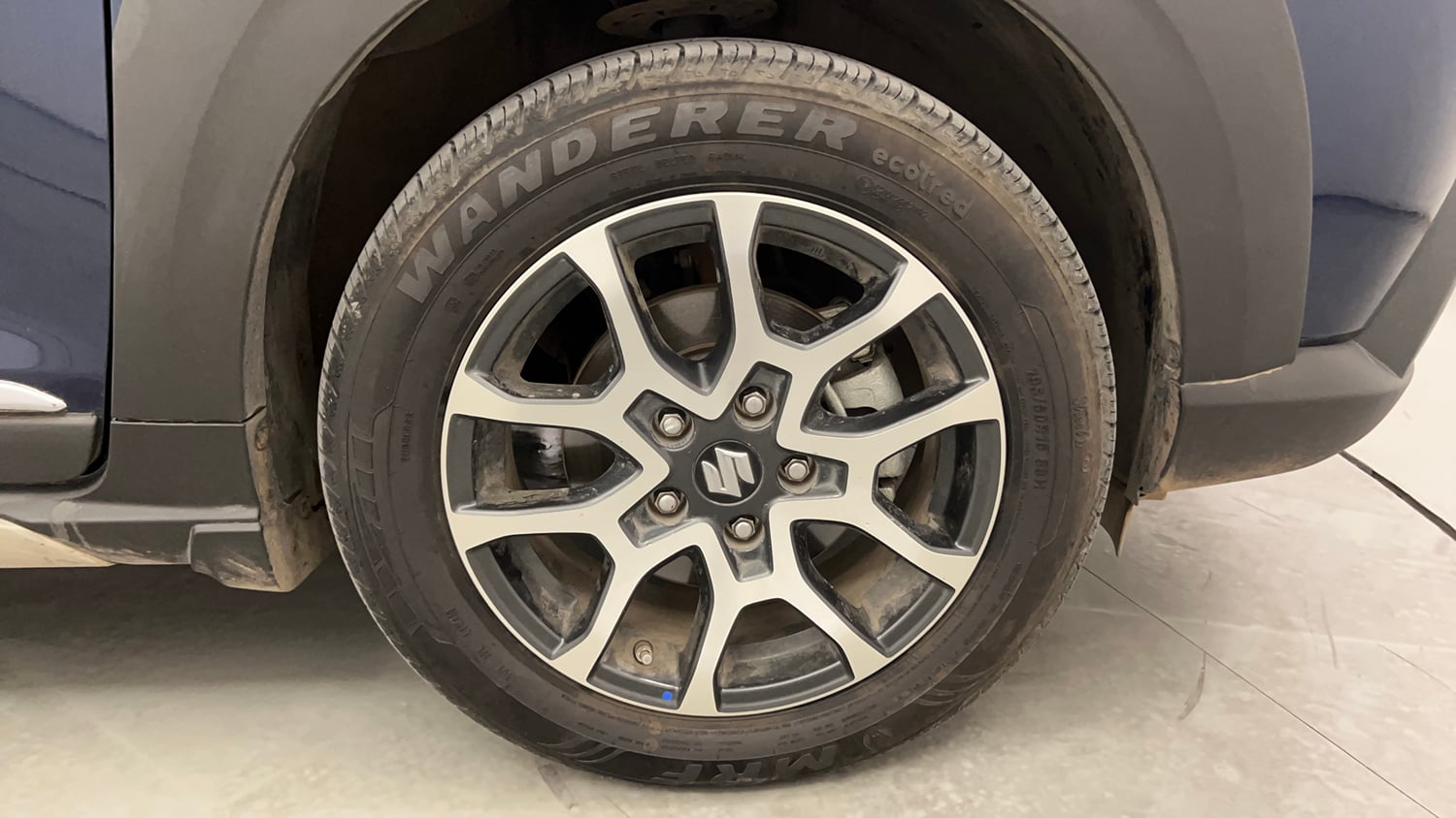 Used 2025 Maruti Suzuki XL6 Alpha Plus AT Petrol Petrol Automatic tyres RIGHT FRONT TYRE RIM VIEW