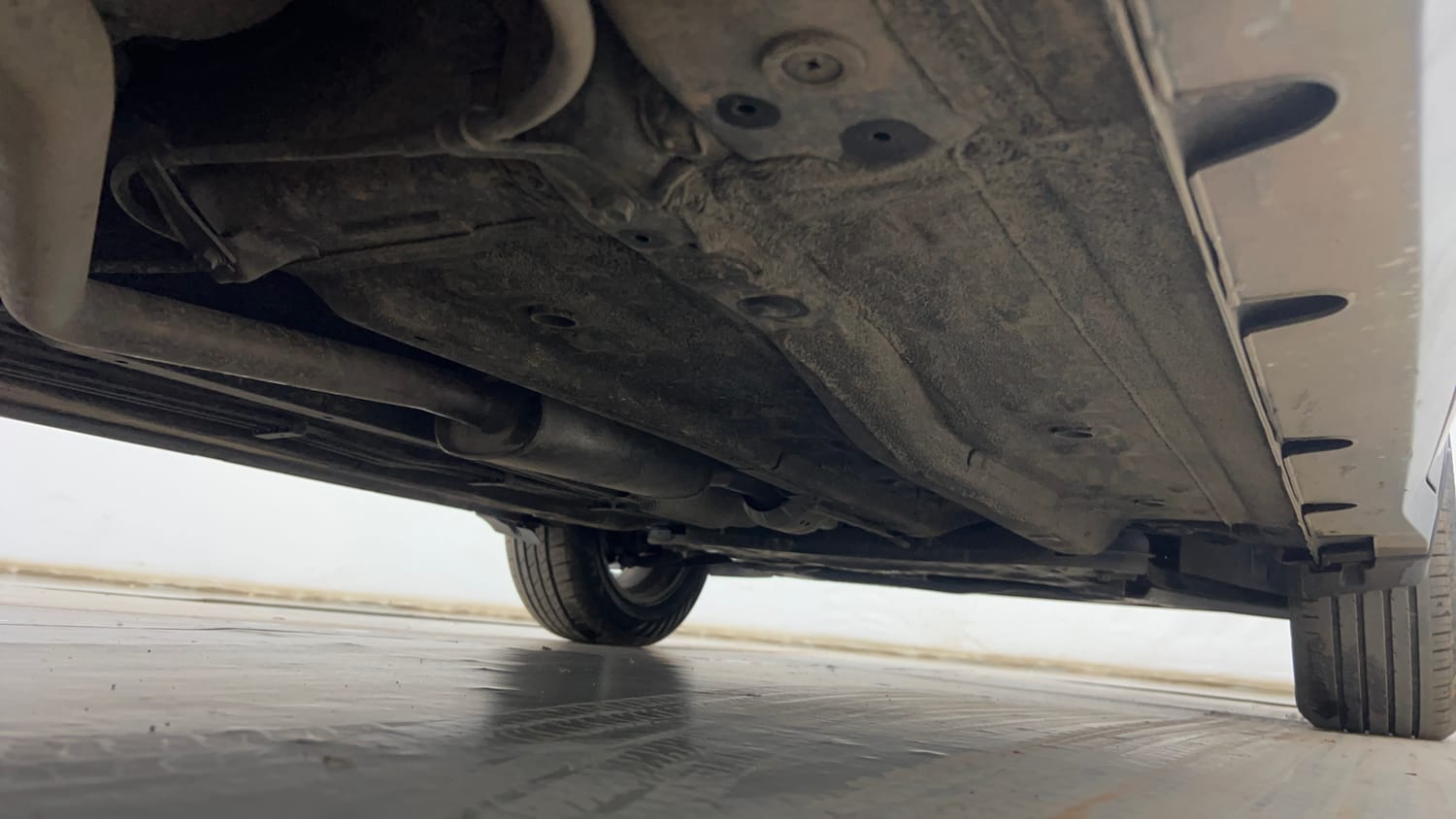 Used 2021 Kia Sonet GTX Plus 1.0 DCT Petrol Automatic extra REAR RIGHT UNDERBODY VIEW