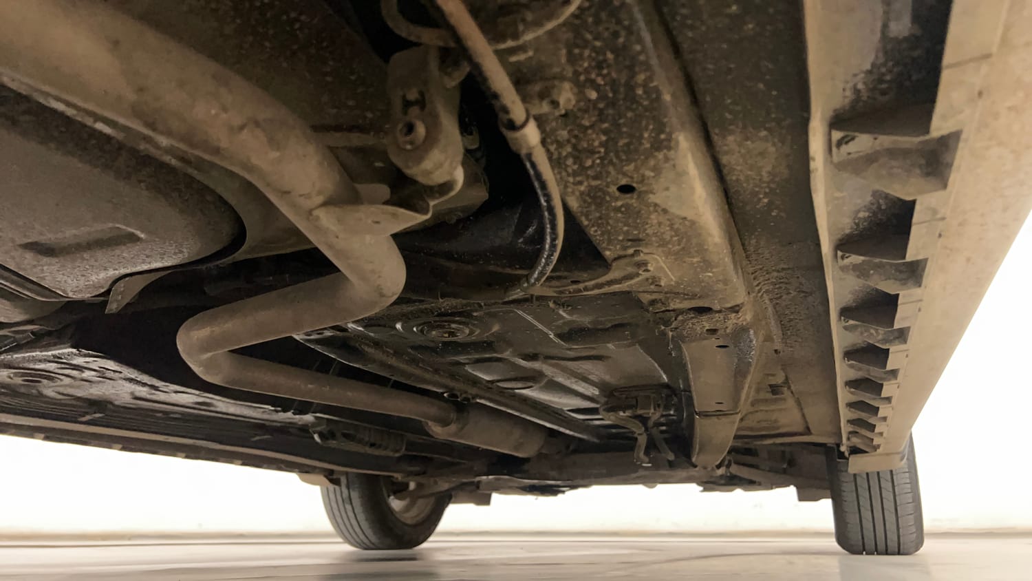 Used 2025 Maruti Suzuki XL6 Alpha Plus AT Petrol Petrol Automatic extra REAR RIGHT UNDERBODY VIEW