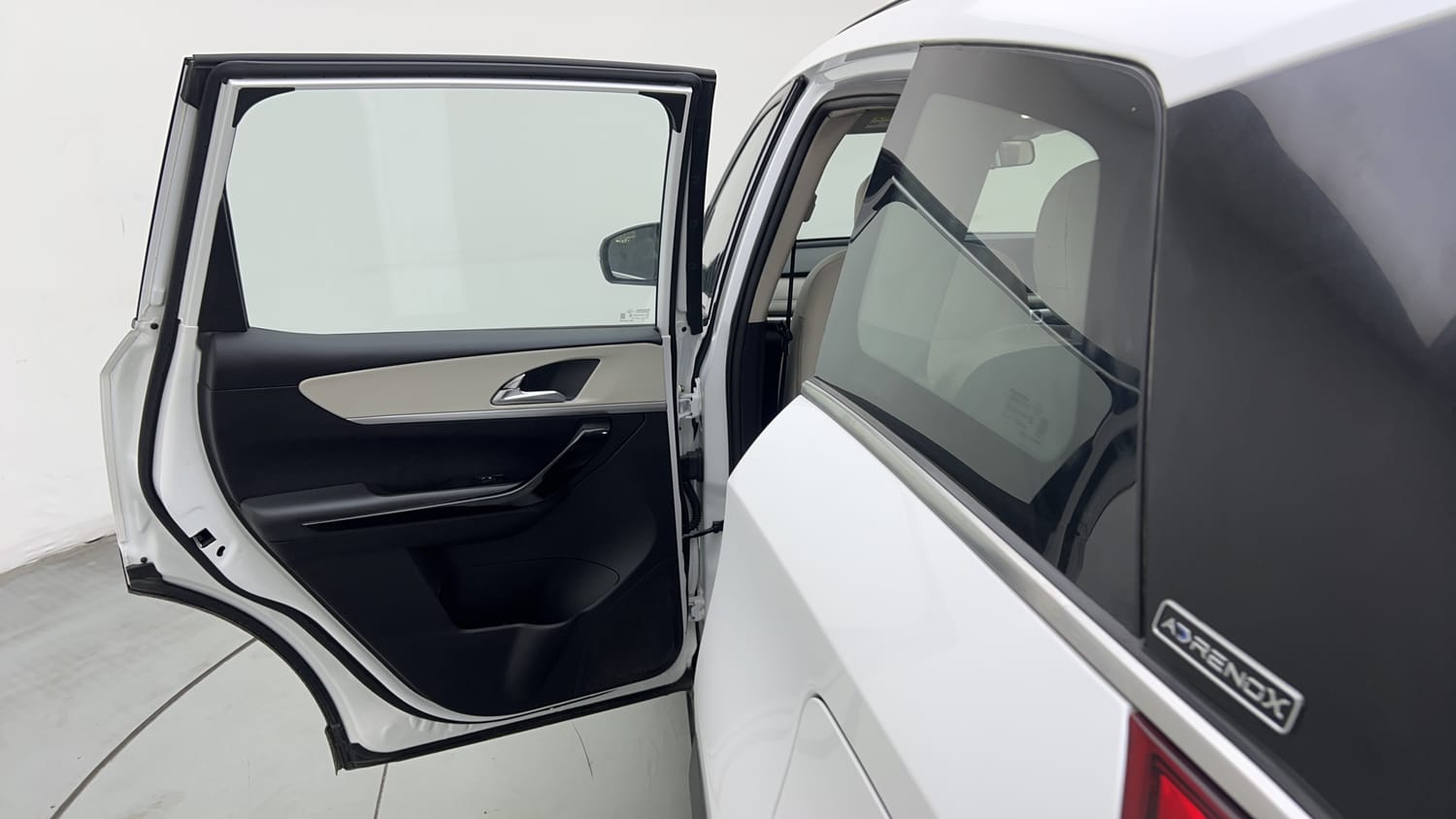 2024 Mahindra XUV700 AX 7 Petrol AT 7 STR-22