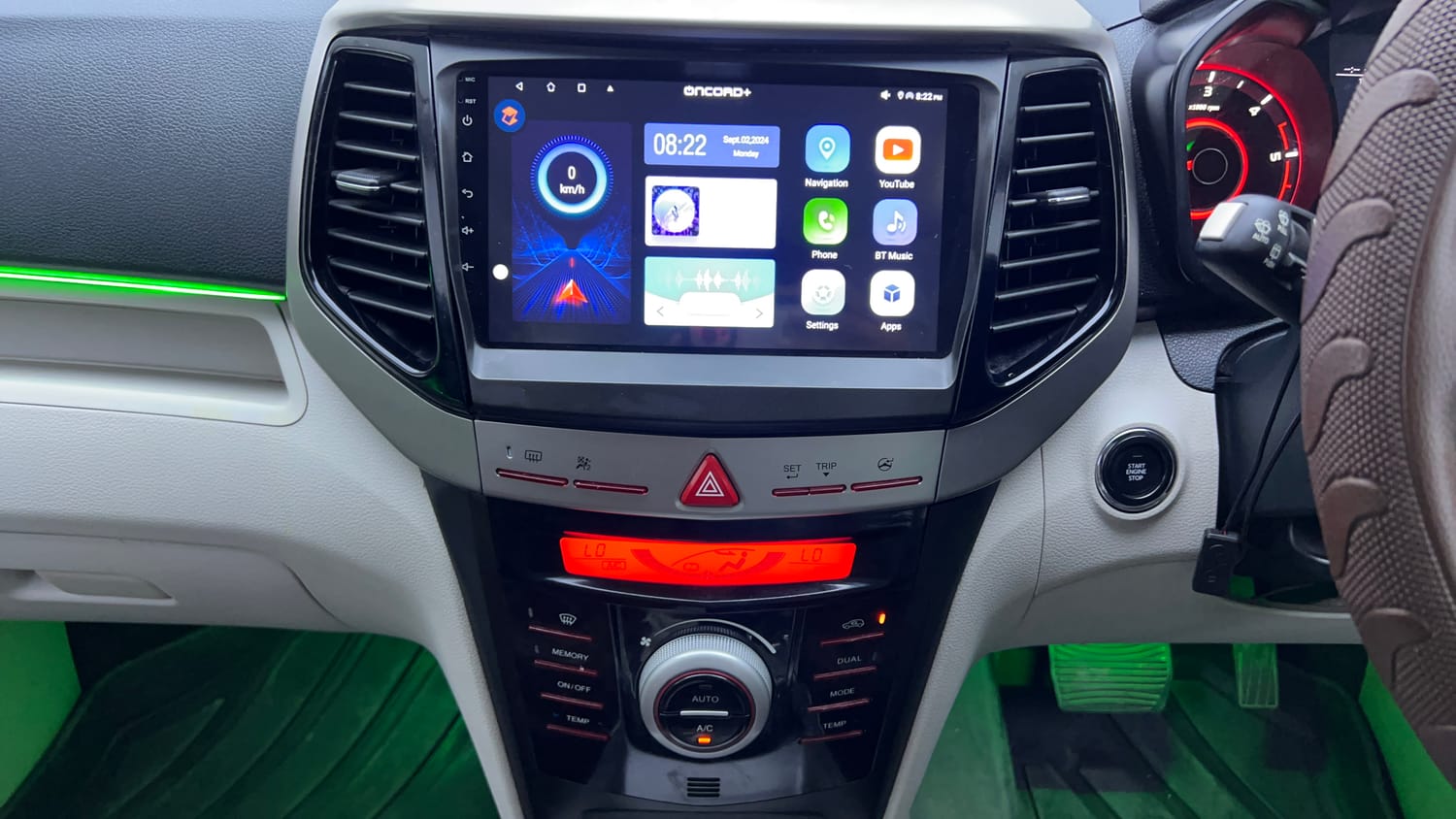 Used 2023 Mahindra XUV 300 W8 (O) 1.5 Diesel AMT Diesel Automatic interior MUSIC SYSTEM & AC CONTROL VIEW