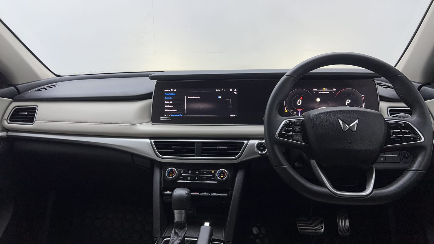 2023 Mahindra XUV700 AX 7 Petrol AT 7 STR-12