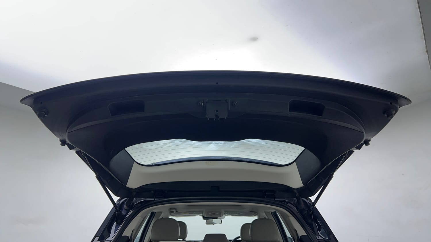 2023 Mahindra XUV700 AX 7 Petrol AT 7 STR-25