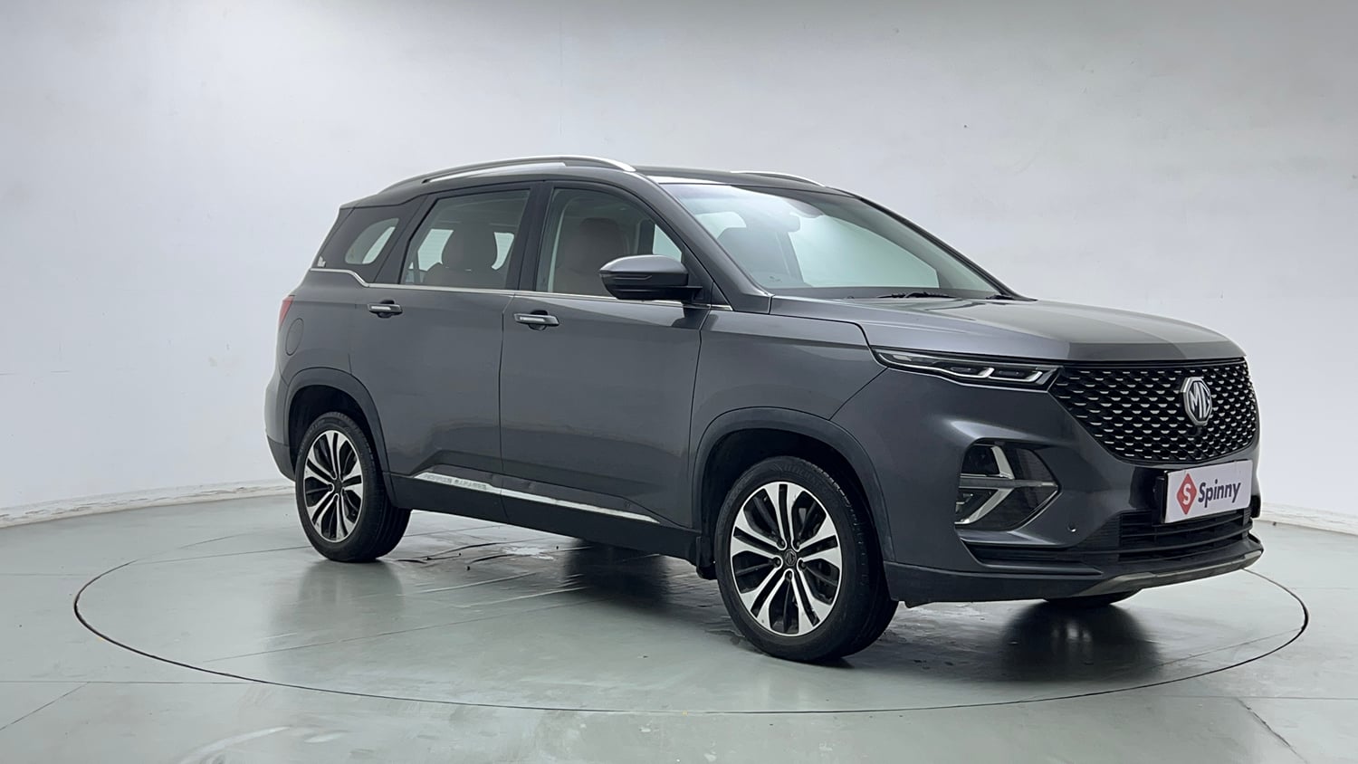 Used 2022 MG Motors Hector Plus Sharp 1.5 Petrol Turbo CVT 6-STR Petrol Automatic exterior RIGHT FRONT CORNER VIEW