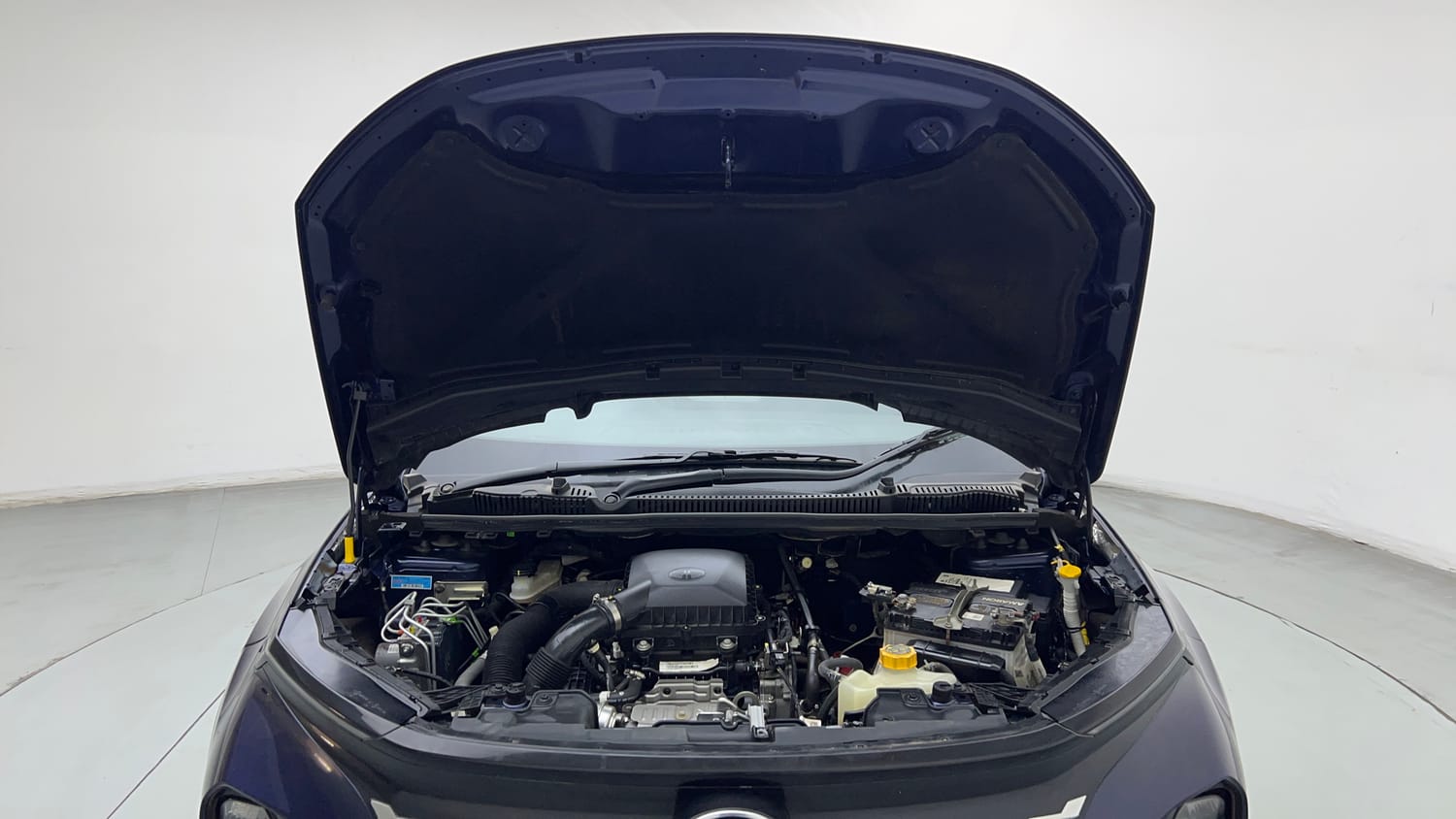 Used 2025 Tata Curvv Pure Plus S 1.2 Revotron Petrol 7DCA Petrol Automatic engine ENGINE & BONNET OPEN FRONT VIEW