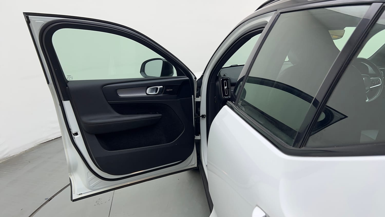 2021 Volvo XC40 T4 R-Design-21