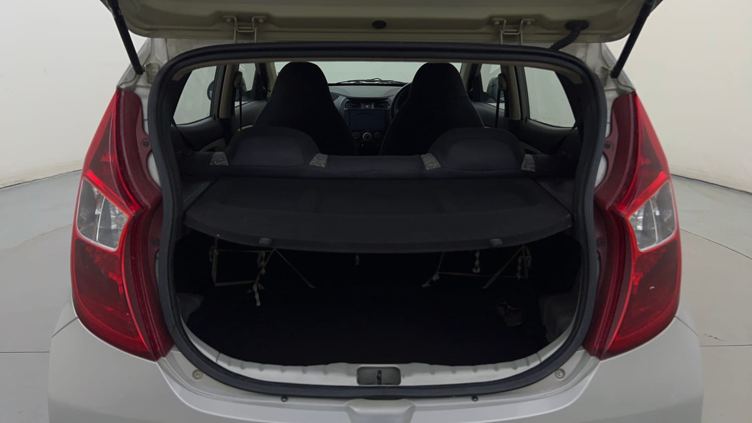 Used 2011 Hyundai Eon Sportz Petrol Manual interior DICKY INSIDE VIEW