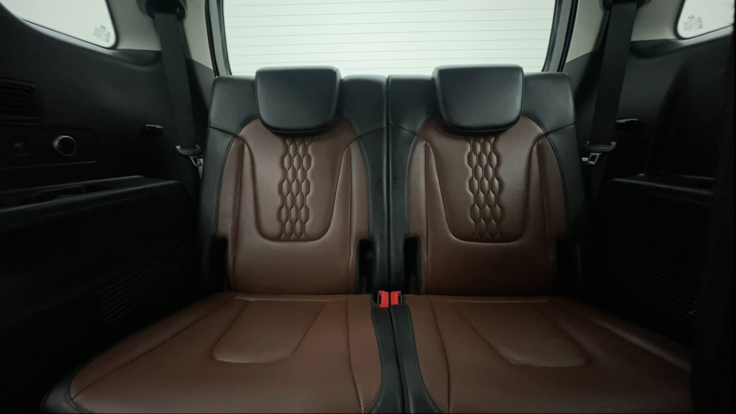 Used 2023 Hyundai Alcazar Signature (O) 6 STR 1.5 Diesel AT Diesel Automatic interior THIRD ROW SEAT
