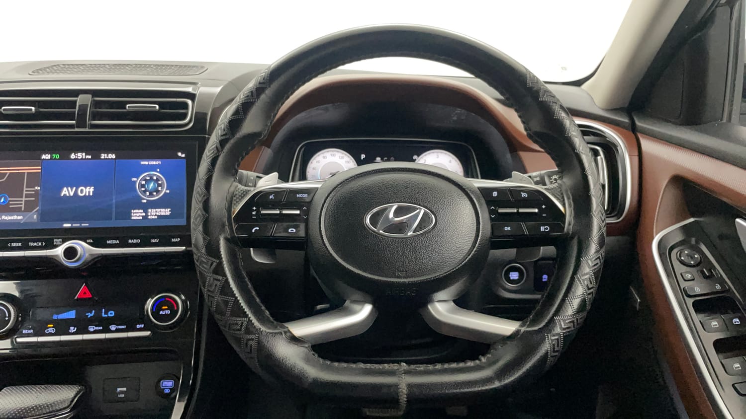 Used 2023 Hyundai Alcazar Signature (O) 6 STR 1.5 Diesel AT Diesel Automatic interior STEERING VIEW
