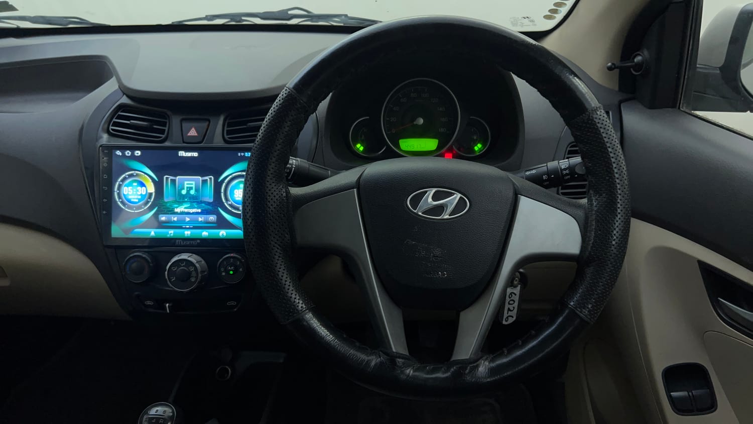 Used 2011 Hyundai Eon Sportz Petrol Manual interior STEERING VIEW