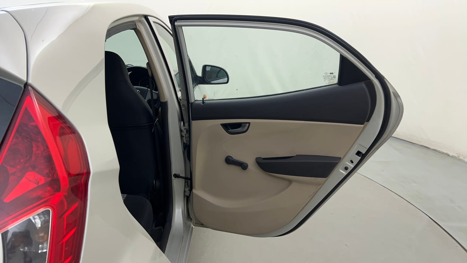 Used 2011 Hyundai Eon Sportz Petrol Manual interior RIGHT REAR DOOR OPEN VIEW