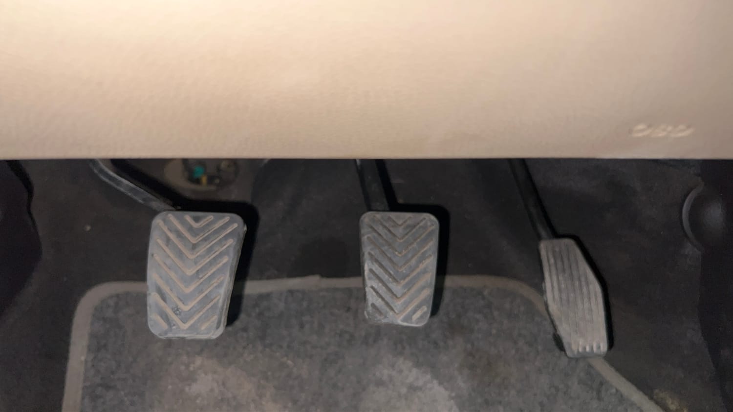 Used 2011 Hyundai Eon Sportz Petrol Manual interior PEDALS VIEW