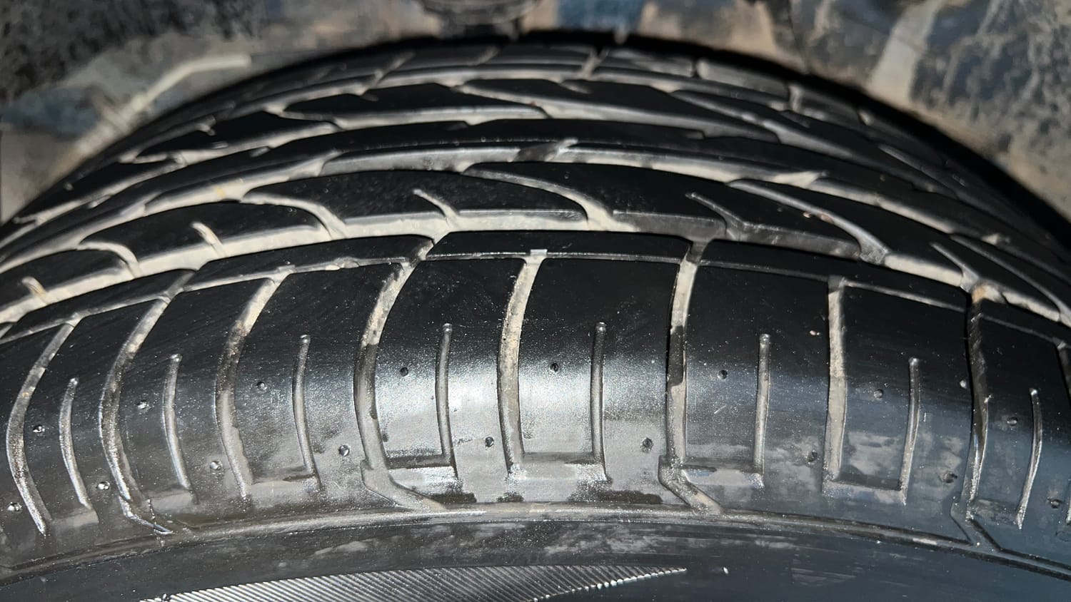Used 2025 Tata Curvv Pure Plus S 1.2 Revotron Petrol 7DCA Petrol Automatic tyres RIGHT REAR TYRE TREAD VIEW