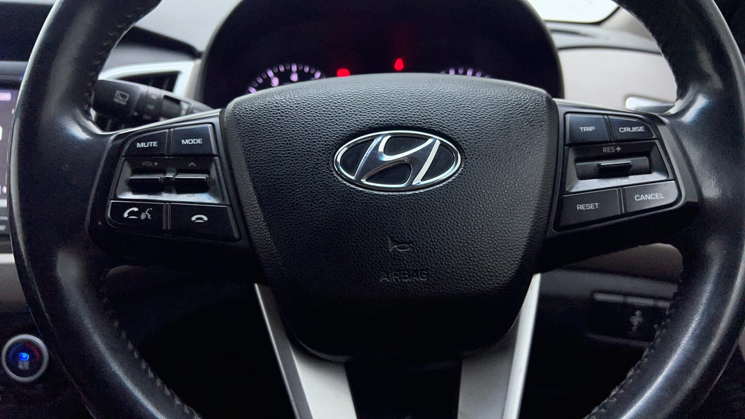 Used 2020 Hyundai Creta SX 1.6 AT Petrol Petrol Automatic top_features Airbags