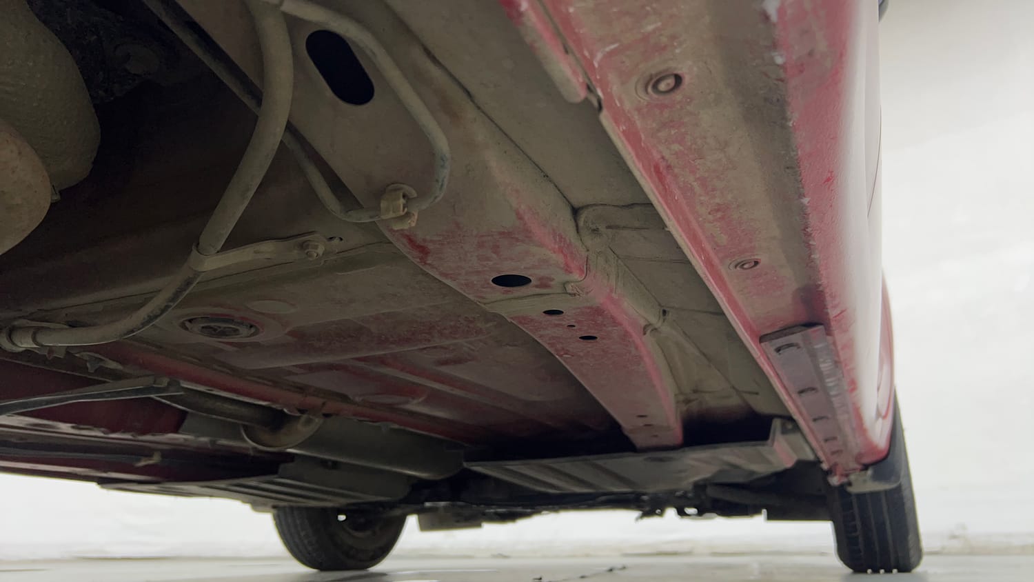 Used 2023 Maruti Suzuki Swift VXi Petrol Manual extra REAR RIGHT UNDERBODY VIEW
