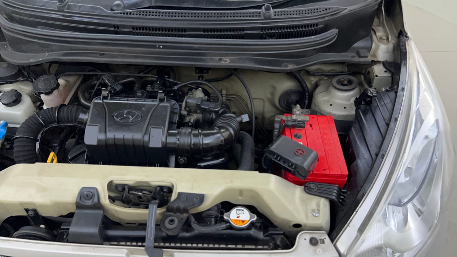 Used 2011 Hyundai Eon Sportz Petrol Manual engine ENGINE LEFT SIDE VIEW