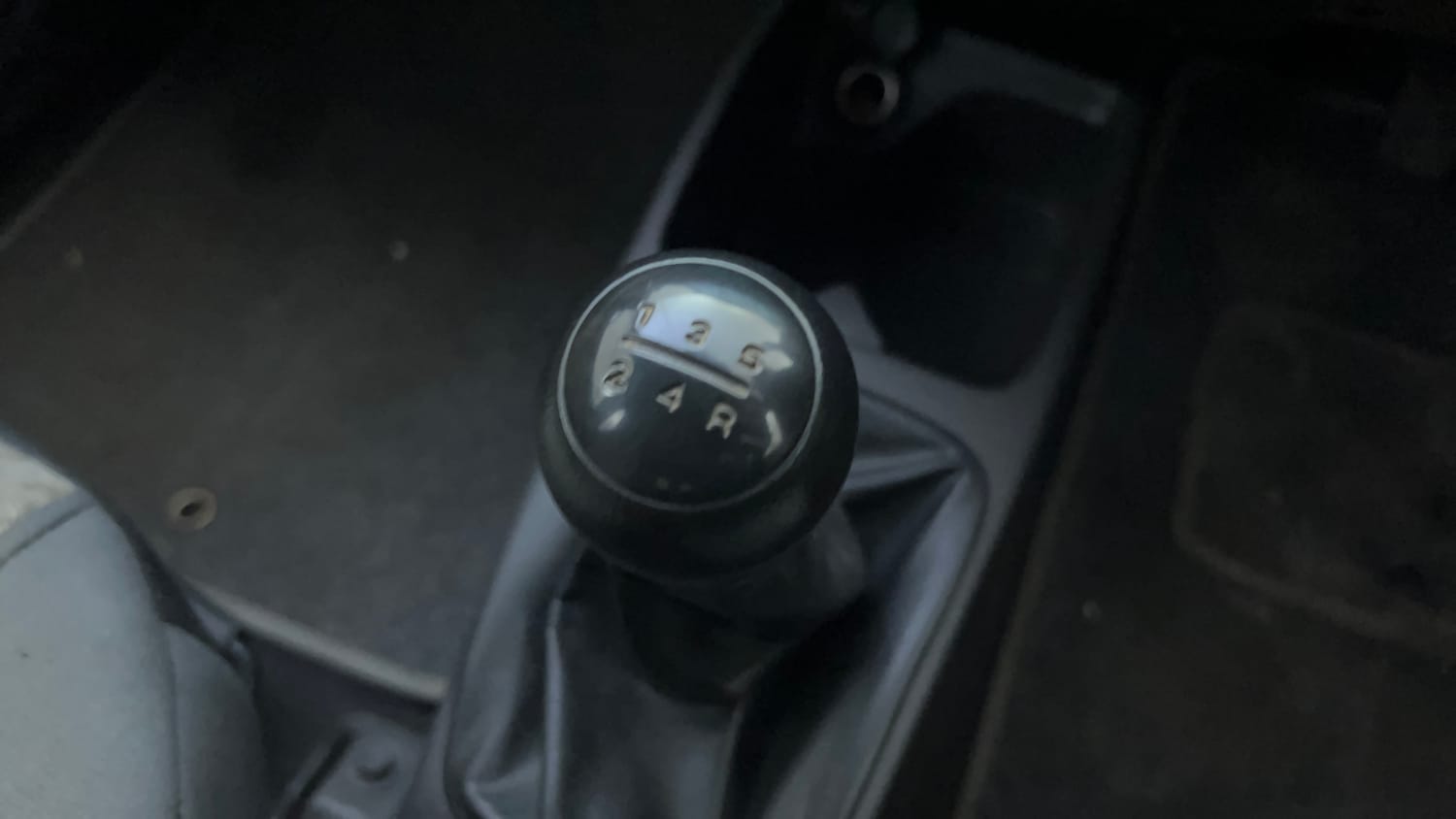 Used 2011 Hyundai Eon Sportz Petrol Manual interior GEAR  KNOB VIEW