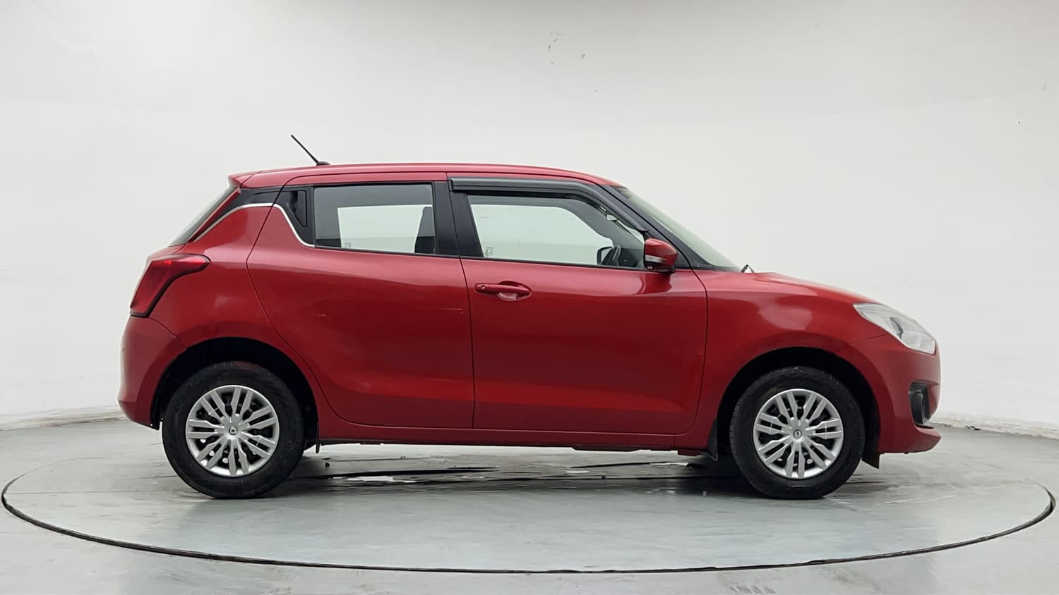 Used 2023 Maruti Suzuki Swift VXi Petrol Manual exterior RIGHT SIDE VIEW