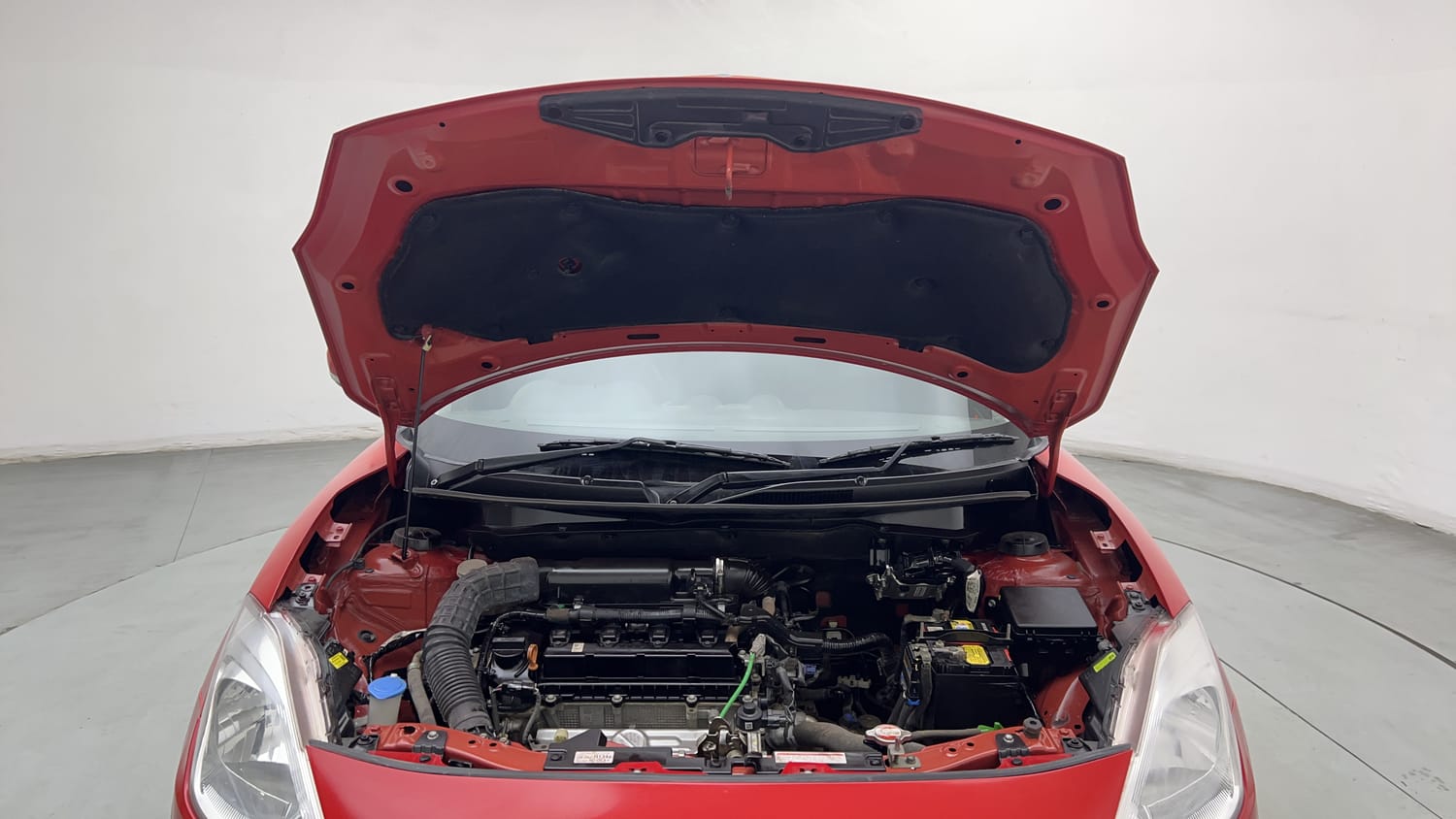 Used 2023 Maruti Suzuki Swift VXi Petrol Manual engine ENGINE & BONNET OPEN FRONT VIEW
