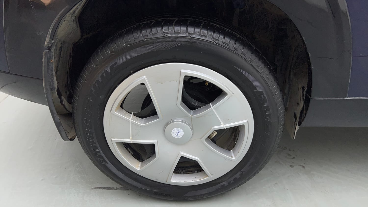Used 2025 Tata Curvv Pure Plus S 1.2 Revotron Petrol 7DCA Petrol Automatic tyres RIGHT REAR TYRE RIM VIEW