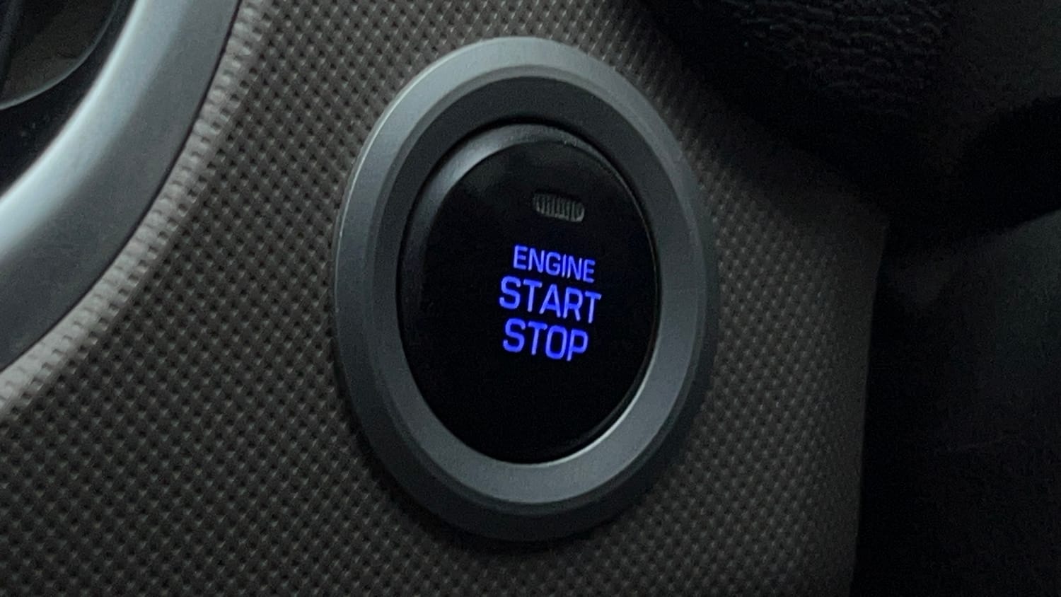 Used 2020 Hyundai Creta SX 1.6 AT Petrol Petrol Automatic top_features Keyless start