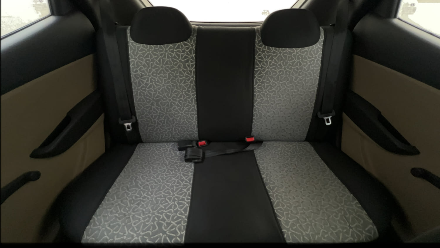 Used 2011 Hyundai Eon Sportz Petrol Manual interior REAR SEAT CONDITION VIEW