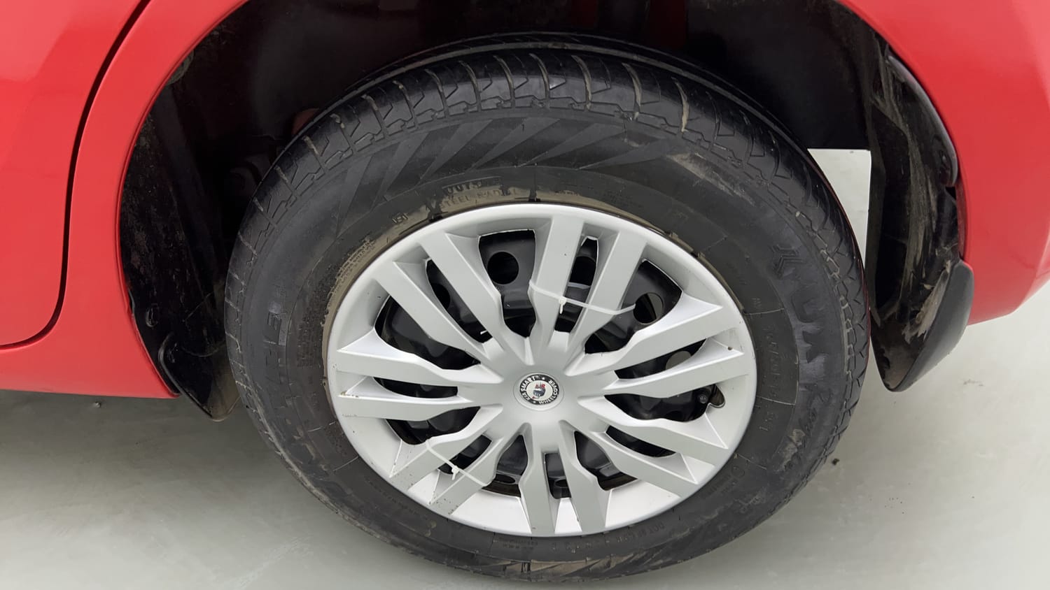 Used 2023 Maruti Suzuki Swift VXi Petrol Manual tyres LEFT REAR TYRE RIM VIEW