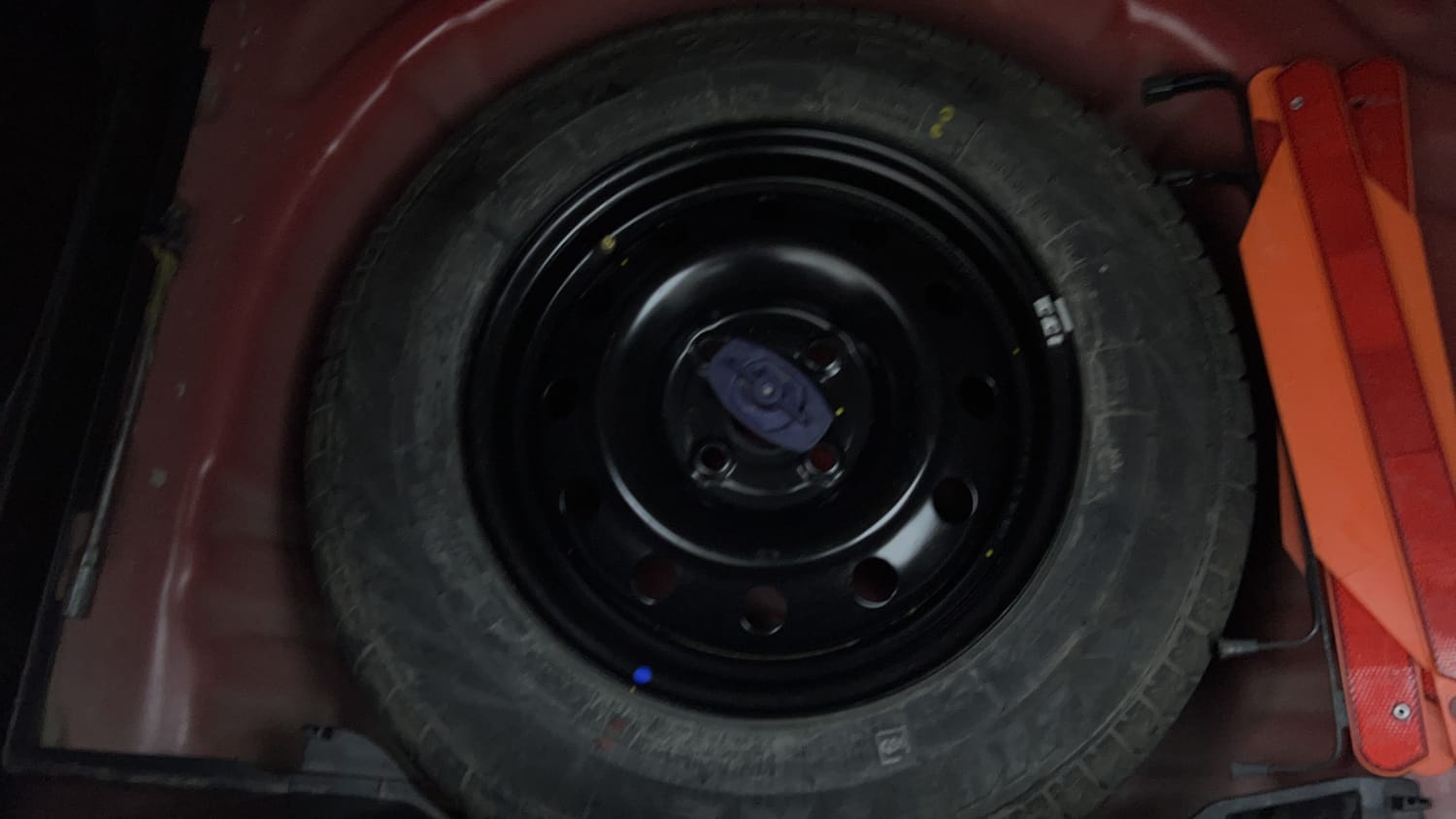 Used 2023 Maruti Suzuki Swift VXi Petrol Manual tyres SPARE TYRE VIEW