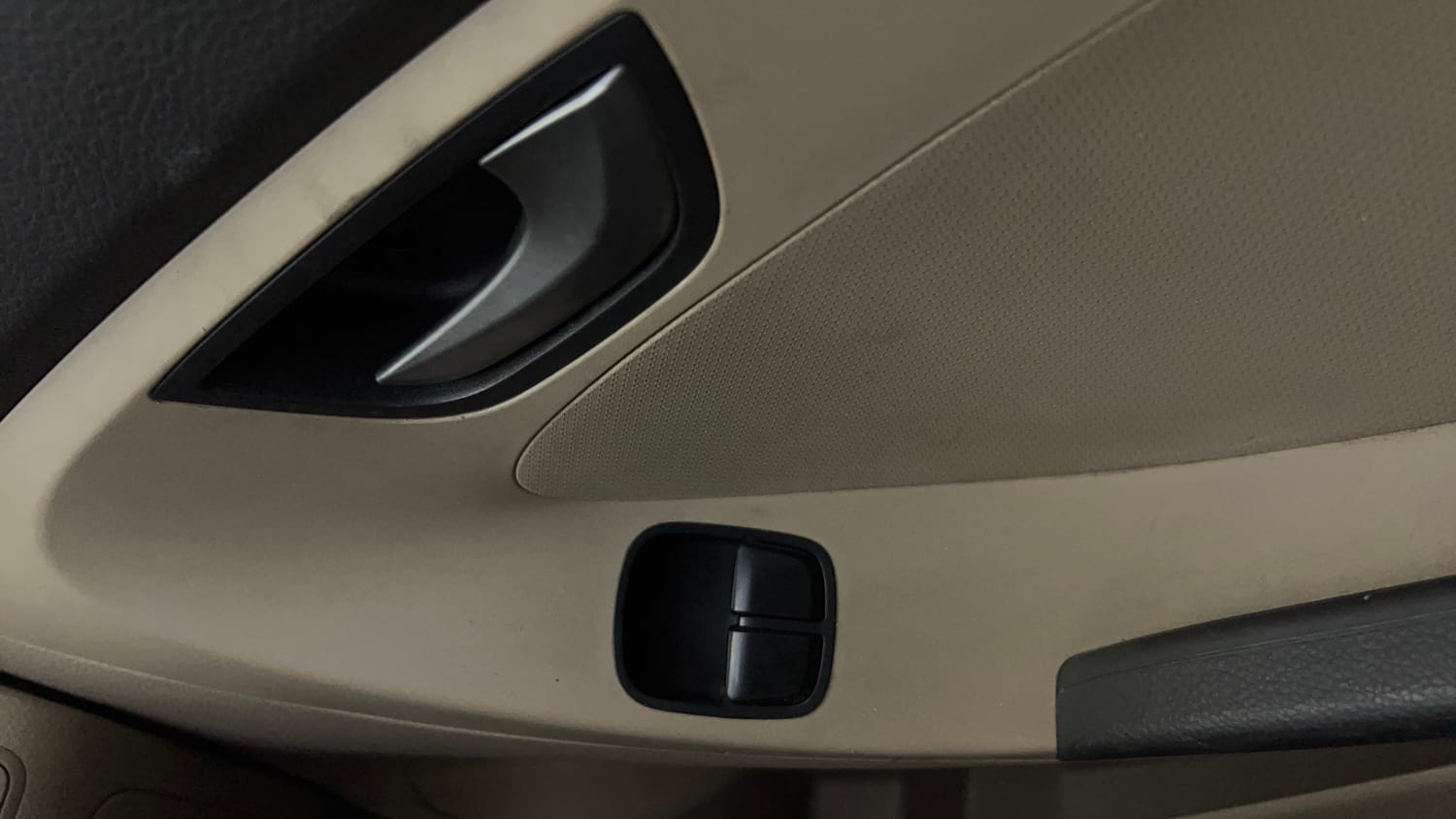 Used 2011 Hyundai Eon Sportz Petrol Manual top_features Power windows
