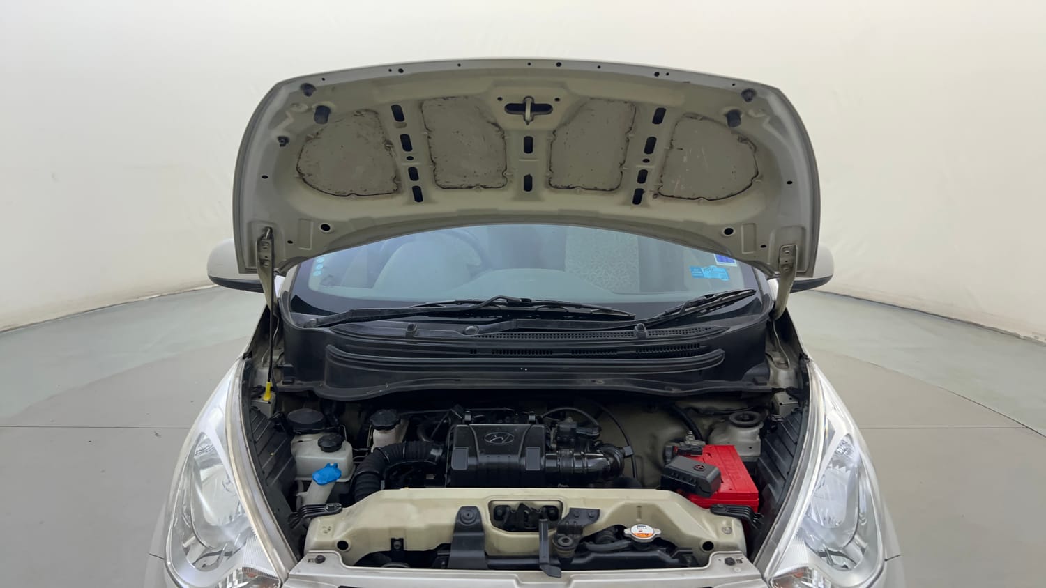 Used 2011 Hyundai Eon Sportz Petrol Manual engine ENGINE & BONNET OPEN FRONT VIEW