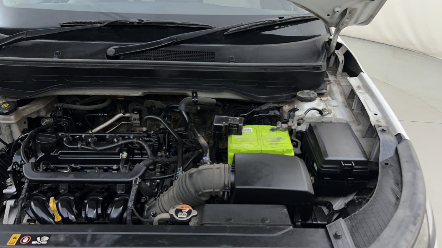 Used 2022 Hyundai Venue SX 1.2 Petrol Petrol Manual engine ENGINE LEFT SIDE HINGE & APRON VIEW