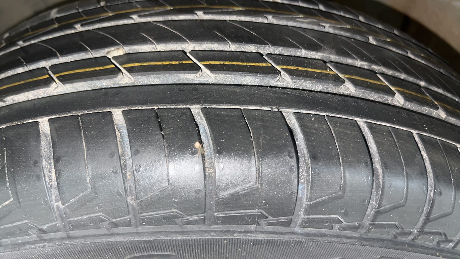 Used 2022 Hyundai Venue SX 1.2 Petrol Petrol Manual tyres LEFT FRONT TYRE TREAD VIEW