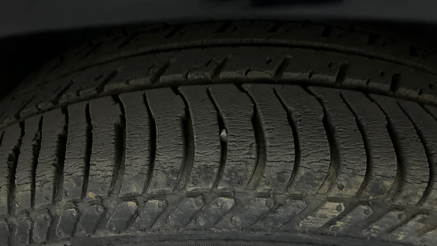 Used 2019 Ford EcoSport Titanium 1.5L Ti-VCT Petrol Manual tyres LEFT FRONT TYRE TREAD VIEW
