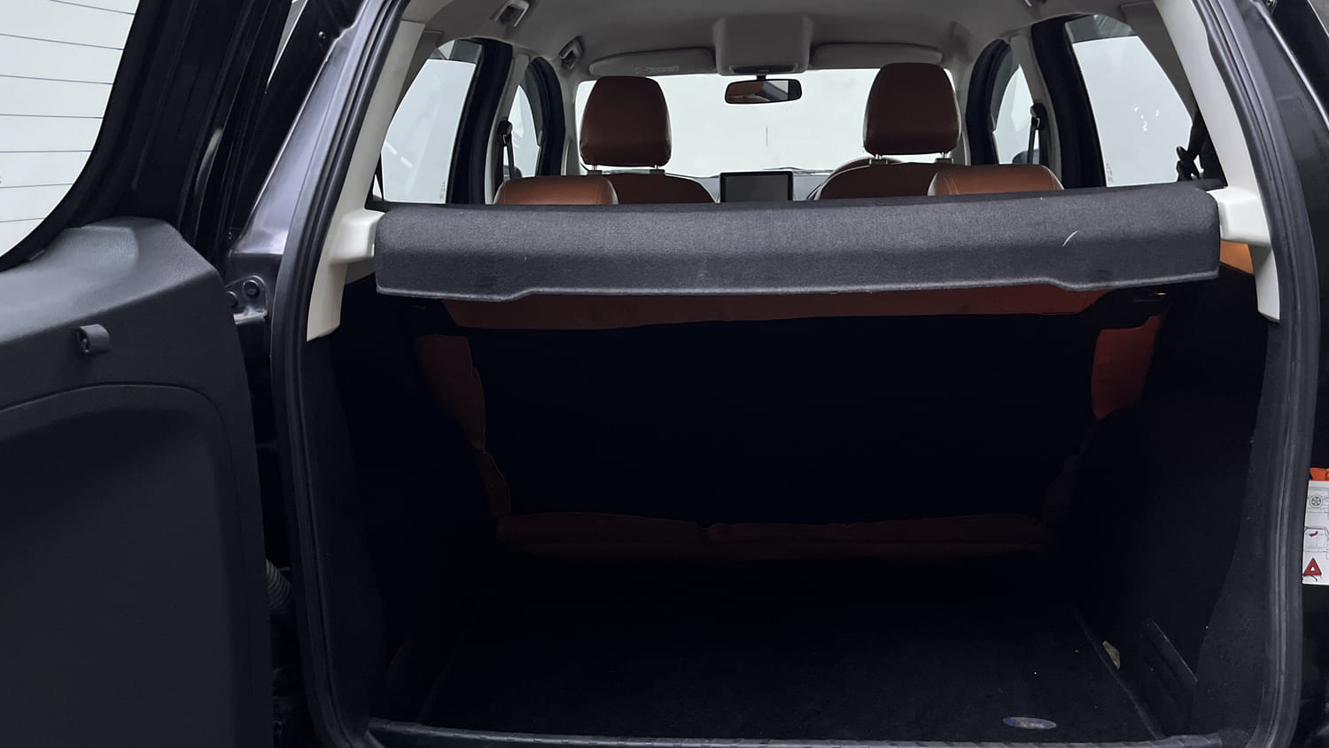 Used 2019 Ford EcoSport Titanium 1.5L Ti-VCT Petrol Manual interior DICKY INSIDE VIEW