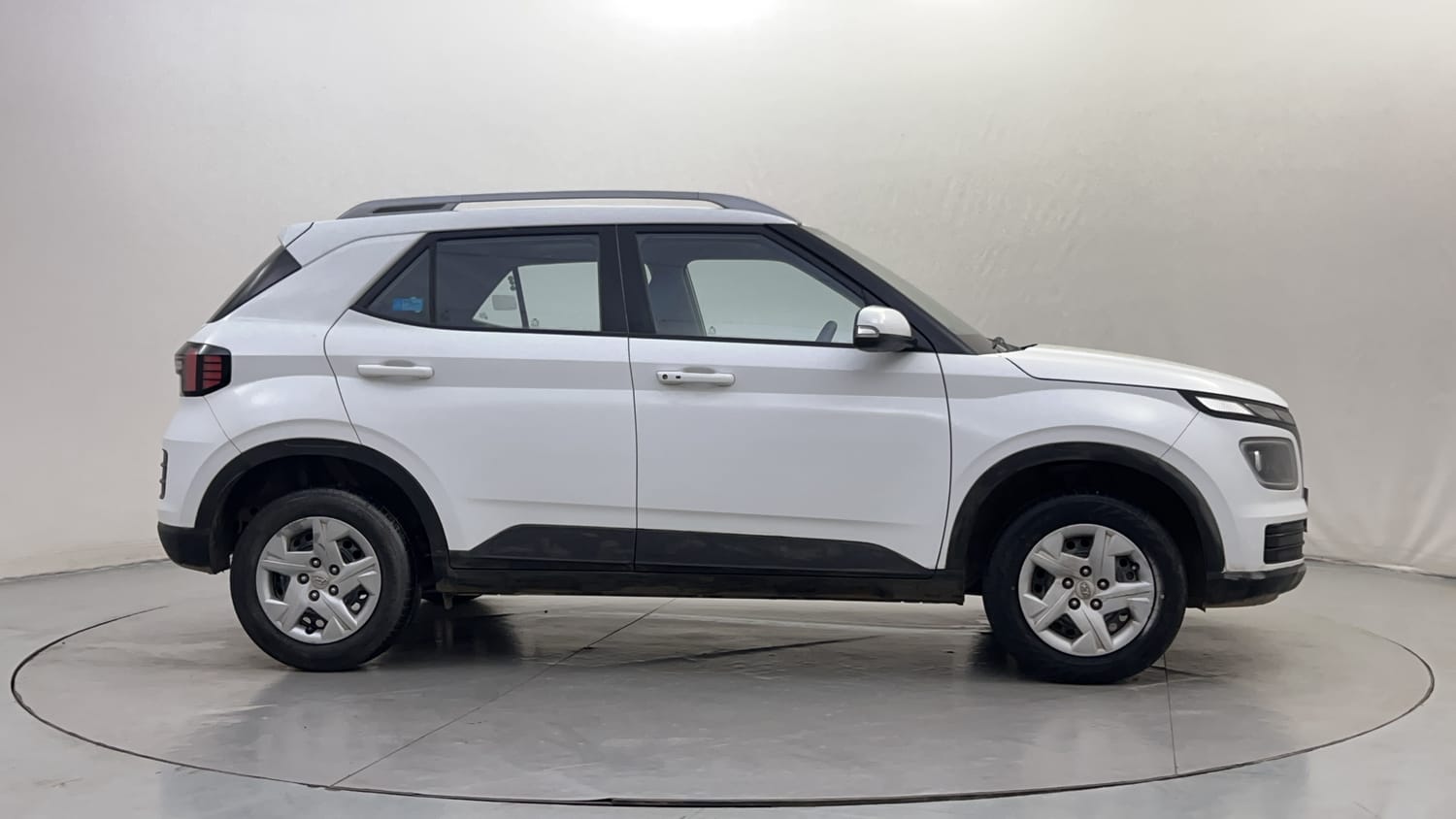 Used 2022 Hyundai Venue SX 1.2 Petrol Petrol Manual exterior RIGHT SIDE VIEW