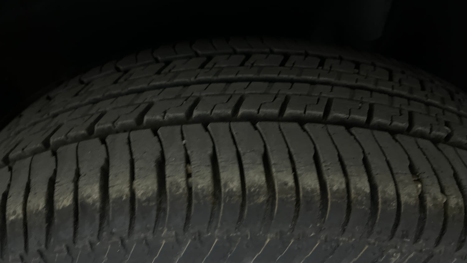 Used 2019 Ford EcoSport Titanium 1.5L Ti-VCT Petrol Manual tyres LEFT REAR TYRE TREAD VIEW