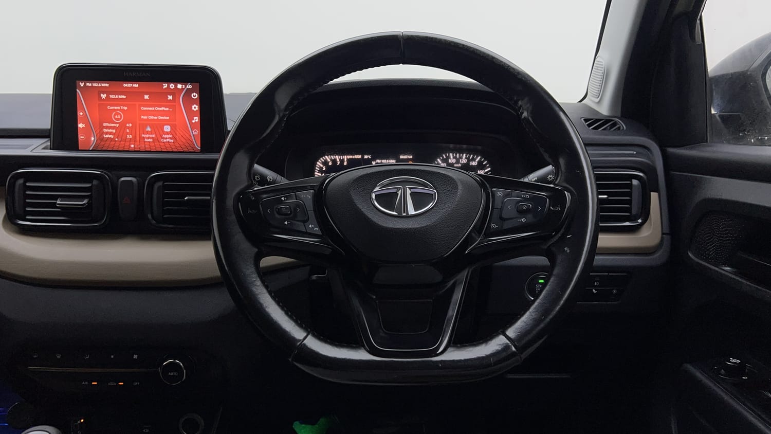 Used 2022 Tata Punch CREATIVE KAZIRANGA EDITION CNG (OUTSIDE FITTED) Cng Manual interior STEERING VIEW