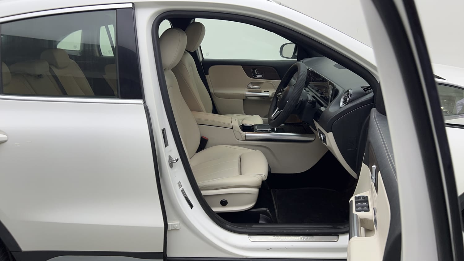 2023 Mercedes-Benz GLA 200-17