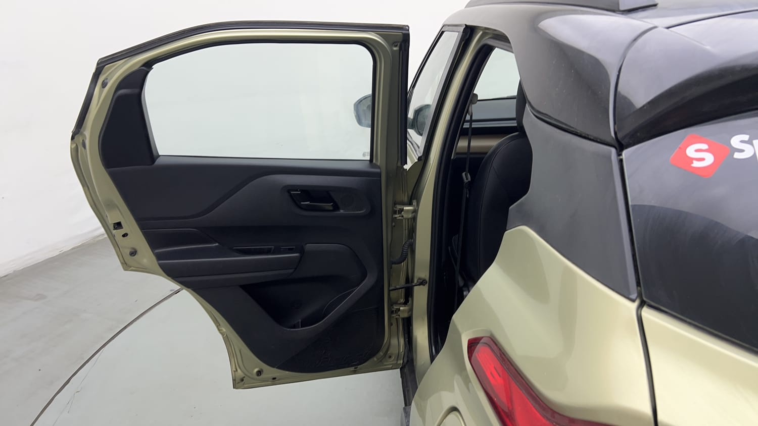 Used 2022 Tata Punch CREATIVE KAZIRANGA EDITION CNG (OUTSIDE FITTED) Cng Manual interior LEFT REAR DOOR OPEN VIEW