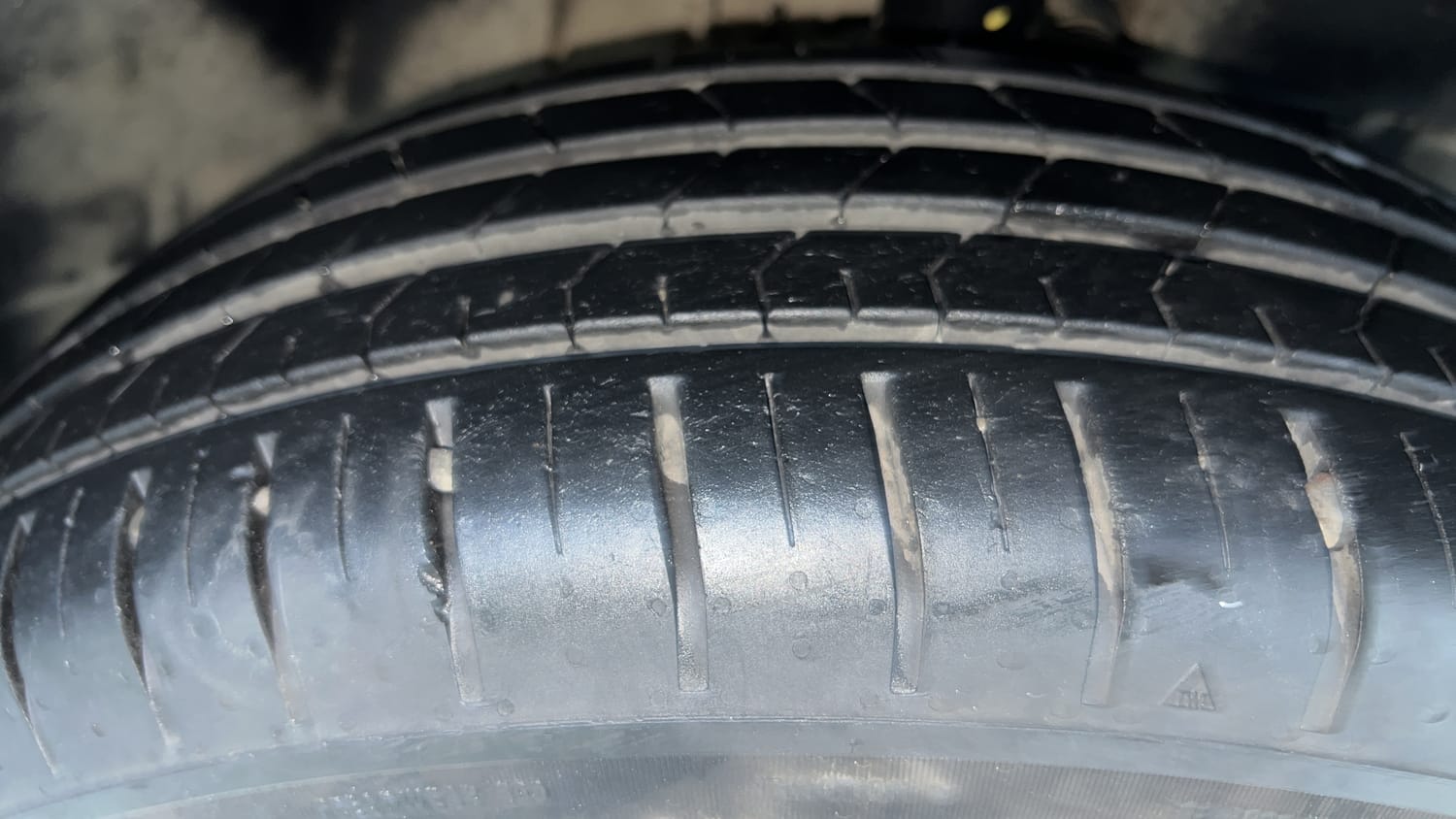 Used 2022 Tata Punch CREATIVE KAZIRANGA EDITION CNG (OUTSIDE FITTED) Cng Manual tyres RIGHT FRONT TYRE TREAD VIEW