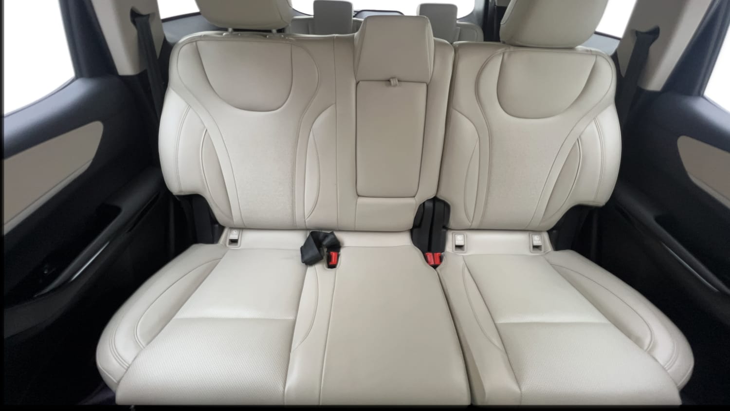 2023 Mahindra XUV700 AX 7 Petrol AT 7 STR-23